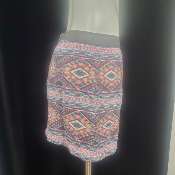 American Eagle Outfitters Southwest Aztec Pastel Print Mini Skirt Size 8 - Picture 3 of 8